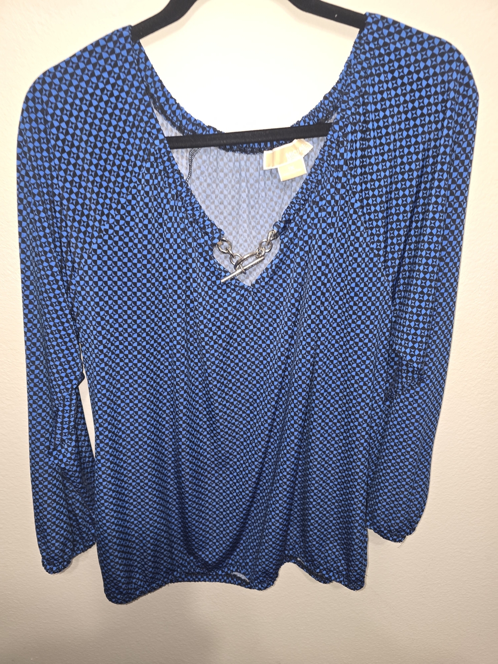 Blue Patterned V‑Neck Long Sleeve Top